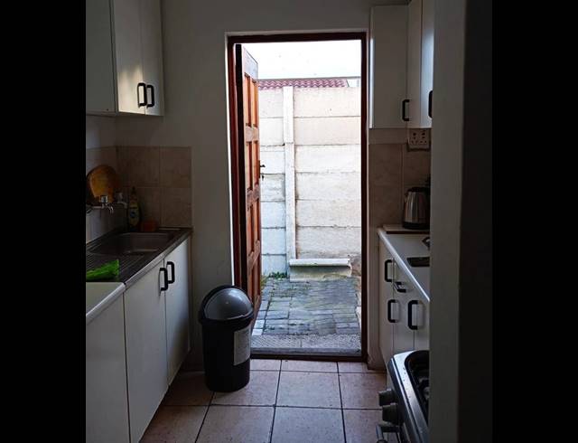 3 BEDROOM PROPERTY TO RENT IN RONDEVLEI PARK